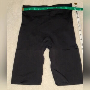 0147. NWOT~ Black Fushia ~ Shapewear Bottoms ~ Double Thigh Control ~ EZ 2 Wear